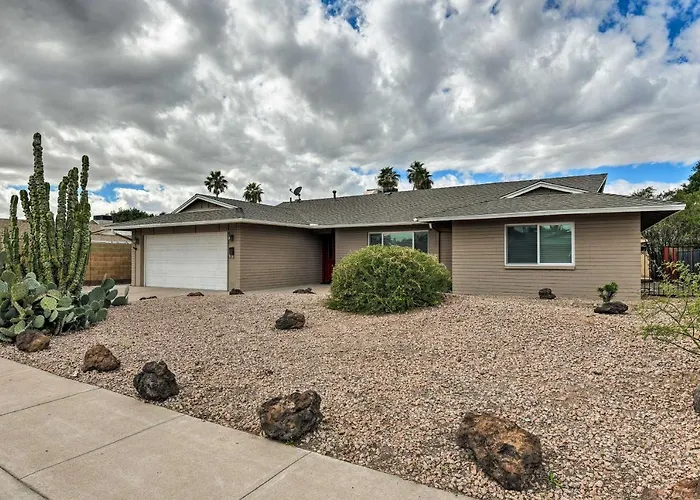 Holiday home 3 Mi To Asu: Getaway W/ Heated Pool Tempe