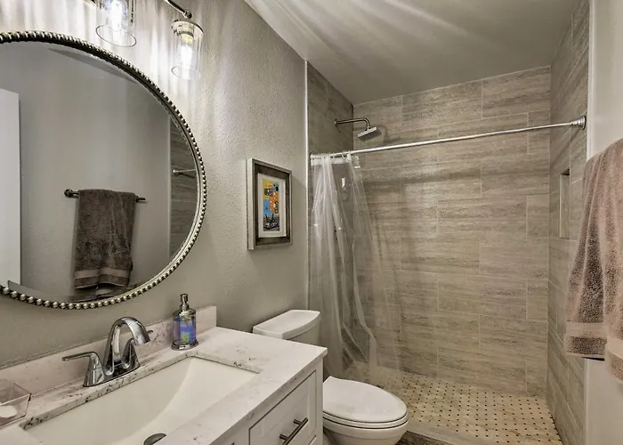 3 Mi To Asu: Getaway W/ Heated Pool Holiday home